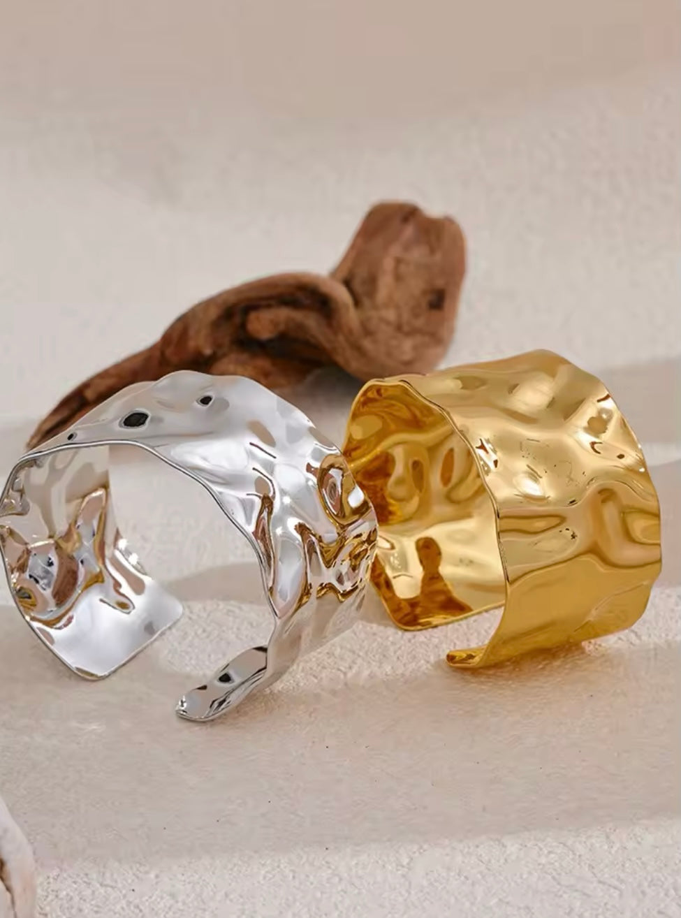 Armbänder/-reife